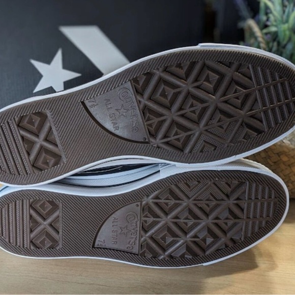 New with Tags Glitter platform Converse - Picture 4 of 5